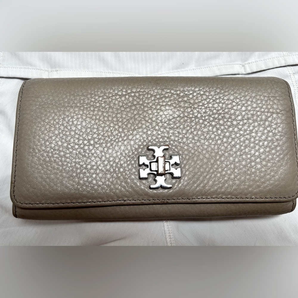 Tori Burch gray pebbled leather wallet